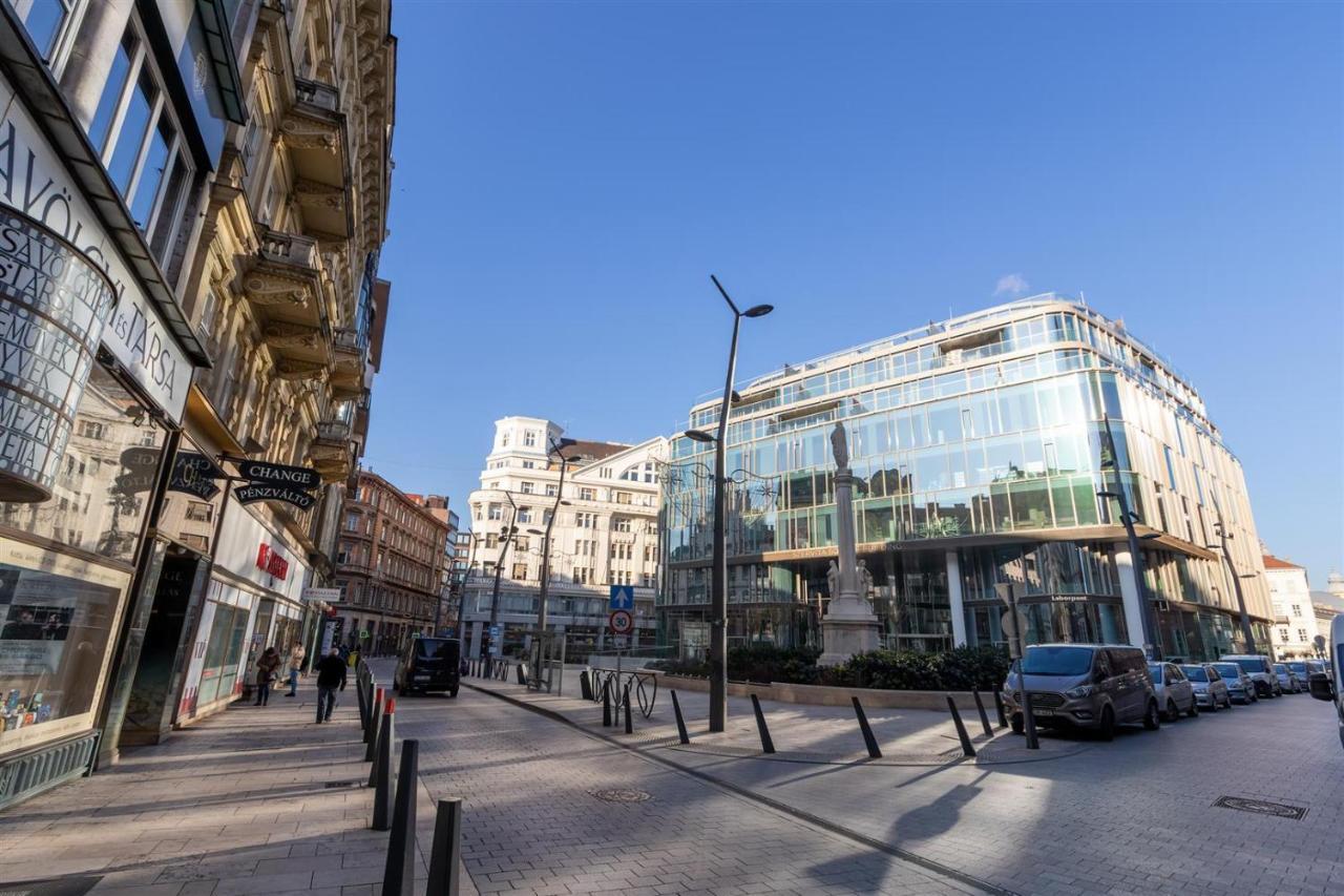 Premium Studio Szervita Square — Photos 1
